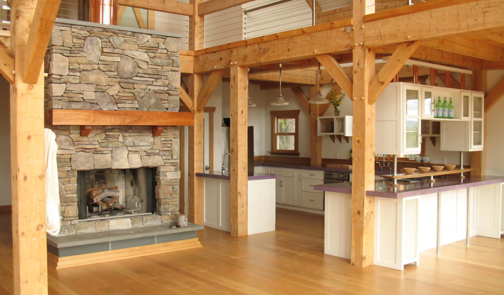 Кухня под балконом