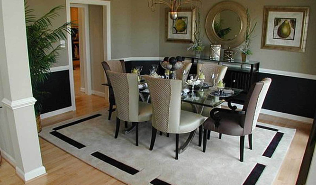 Большой ковер в столовой