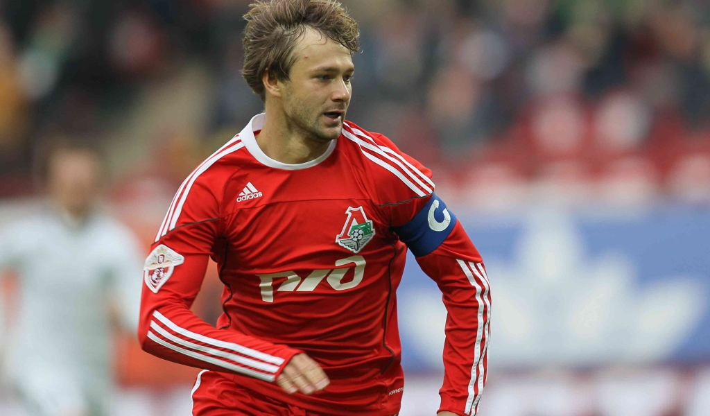 Дмитрий Сычев нападающий Локомотива на бегу