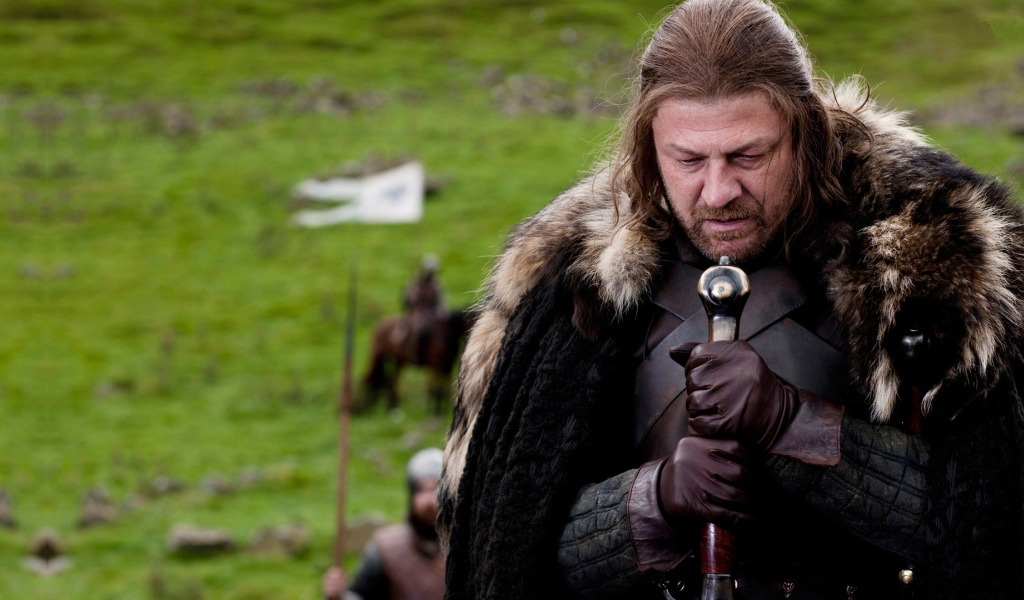 Лорд склонился на свой меч в сериале Игры престолов