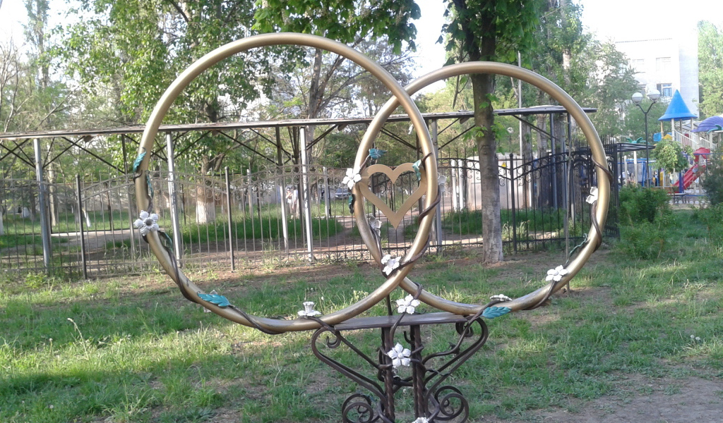 Памятник влюбленным Одесса