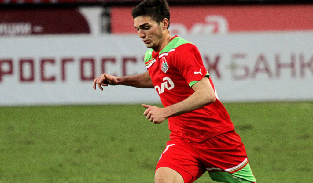 Магомед Оздоев полузащитник Локомотива в атаке