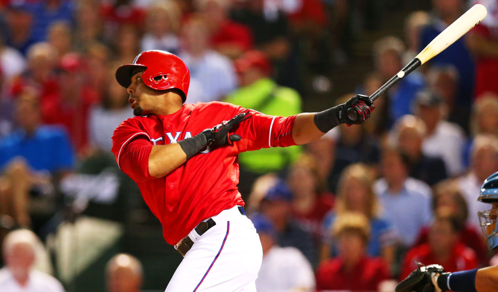 Нельсон Круз с бейсбольной битой