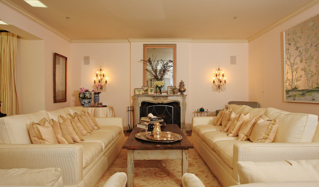 Роскошные диваны в гостиной