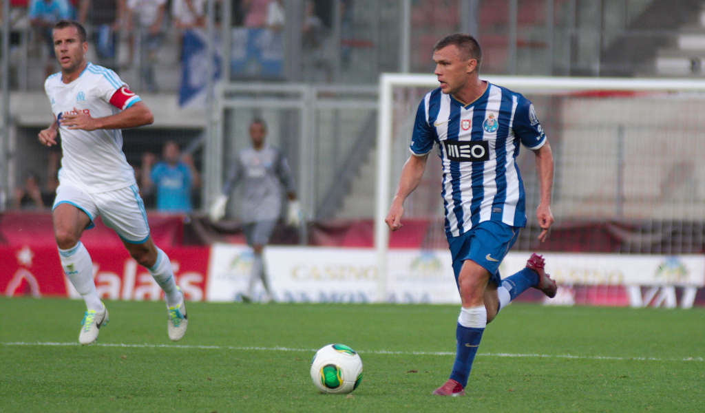 Полузащитник Порту Марат Измайлов