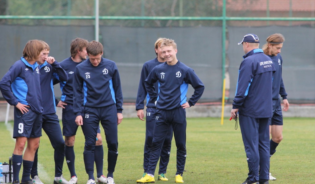 Российский футболист Павел Игнатович на тренировке