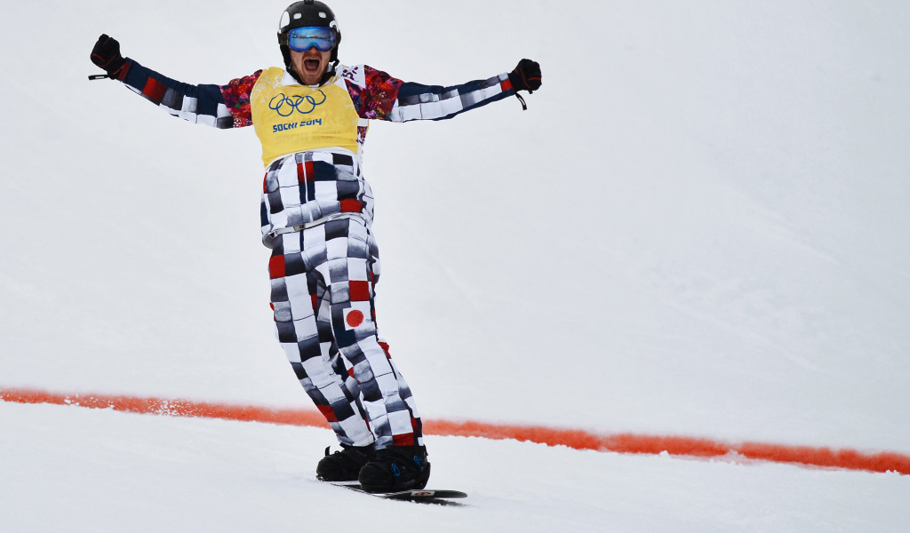 Обладатель серебряной медали российский сноубордист Николай Олюнин на олимпиаде в Сочи