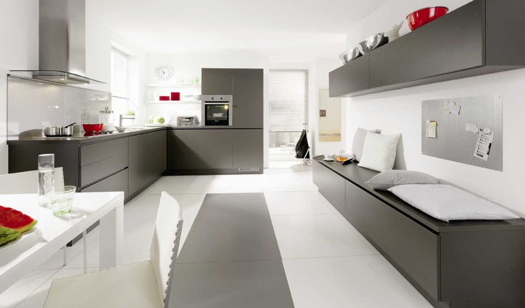 Строгие линии в дизайне кухни