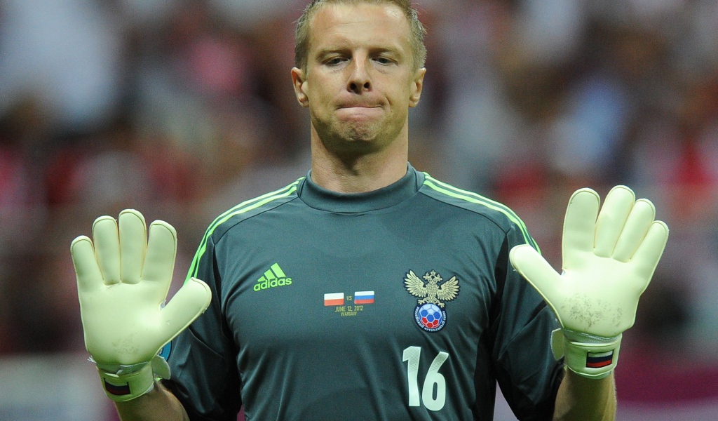 Блистательный вратарь Российской сборной Вячеслав Малафеев