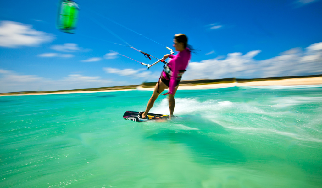 Девушка серфинг