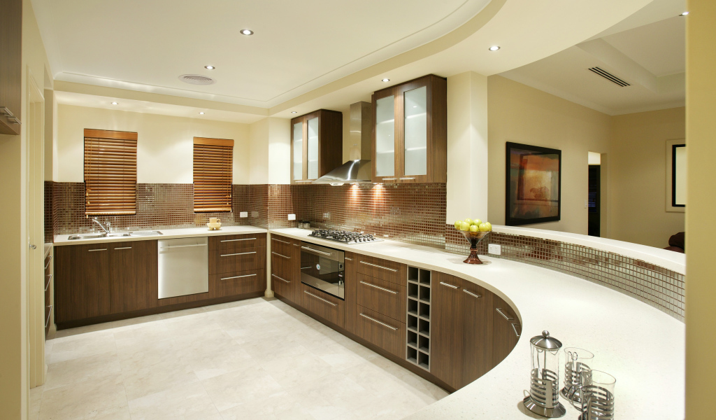 Очень большая кухня