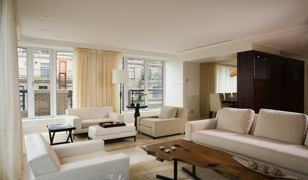 Вид просторной гостиной