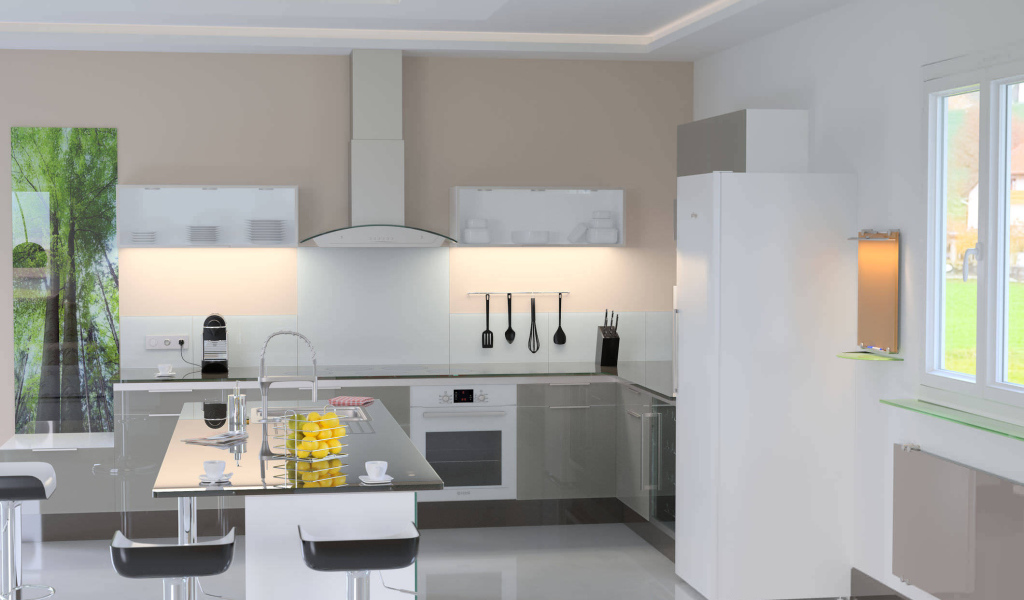 Белый холодильник в кухне