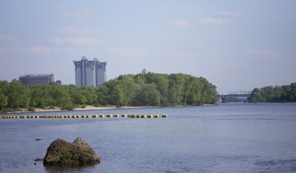 Широкие просторы Днепра в Киеве