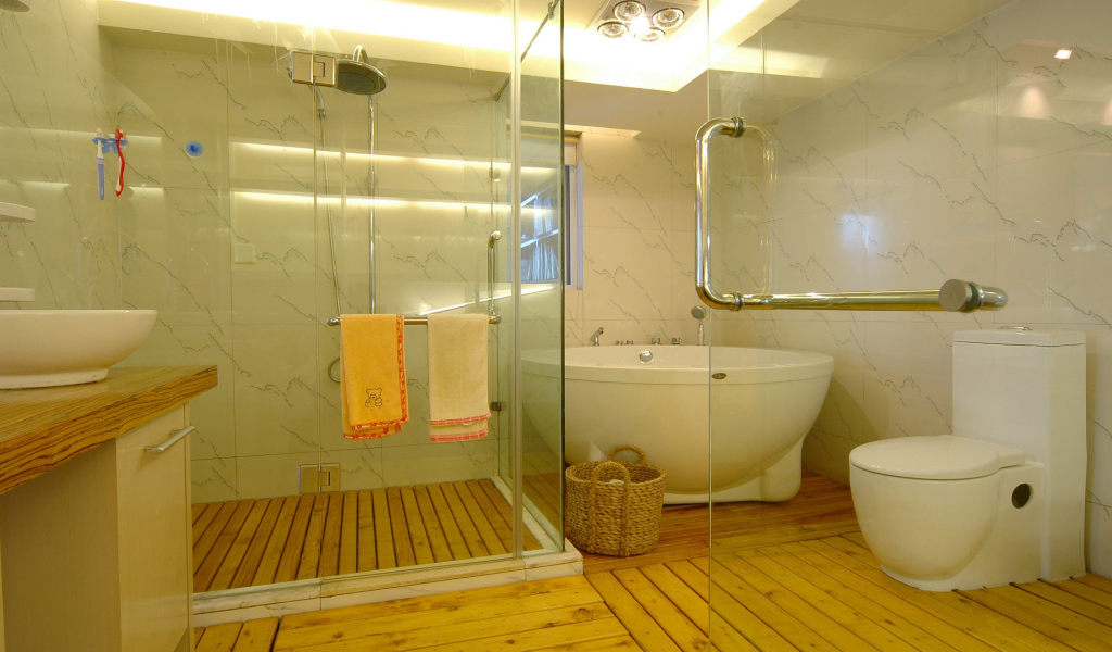 Деревянный пол в ванной