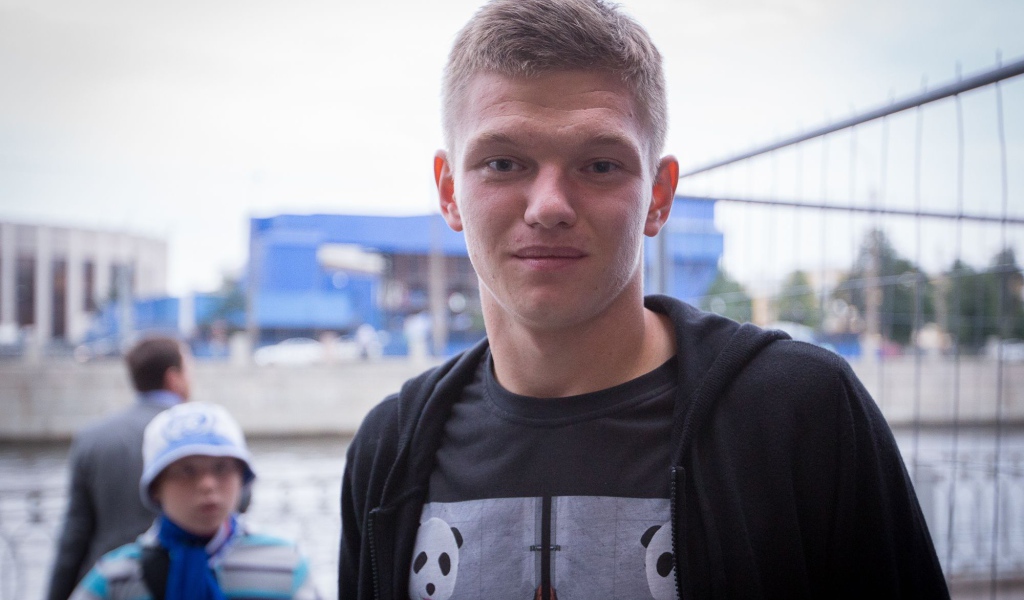 Полузащитник Зенита Олег Шатов