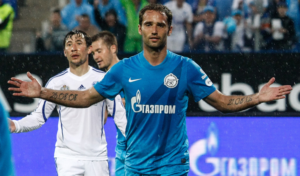 Роман Широков полузащитник Зенита на поле