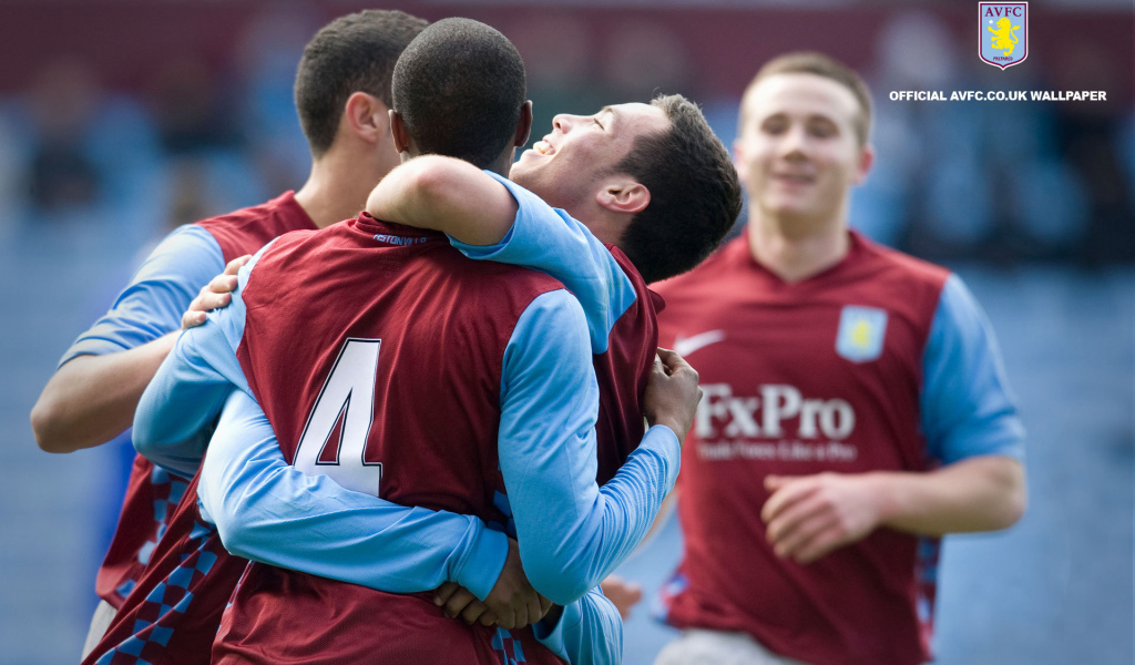 Известный клуб Астон Вилла