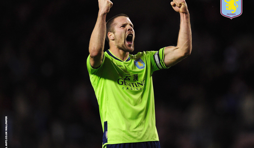 Известная футбольная команда Англии Астон Вилла