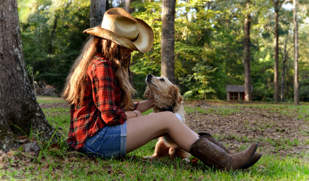 Девушка в ретро одежде