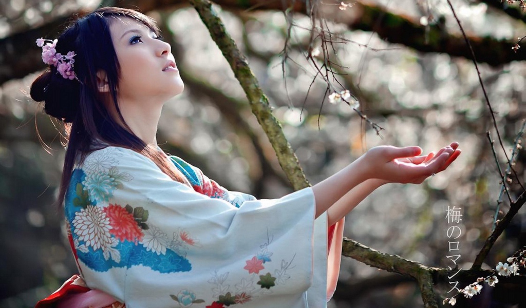 Японка встречает весну