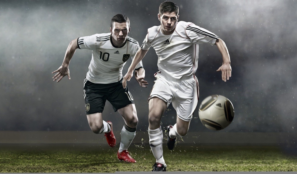 Лукас и Стевен в футболках Адидас