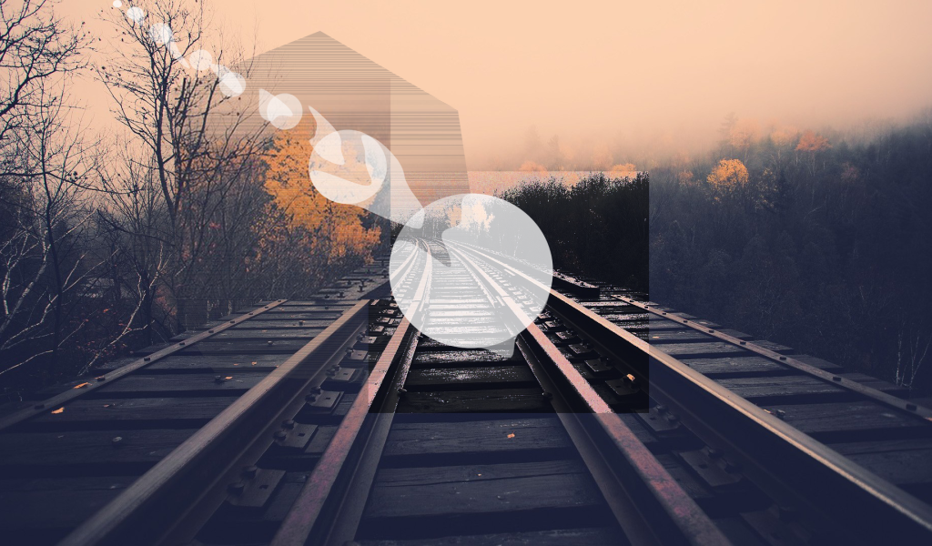 Круги на фоне железной дороги