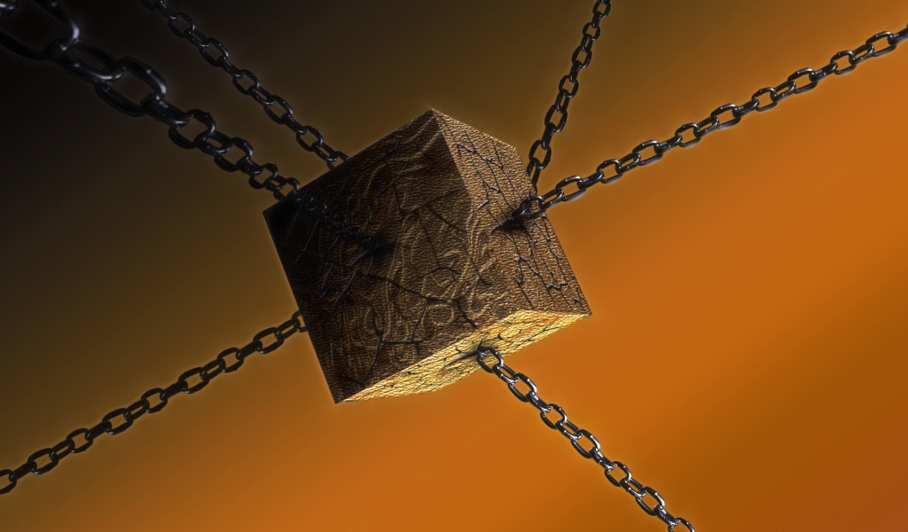 Деревянный куб на цепях