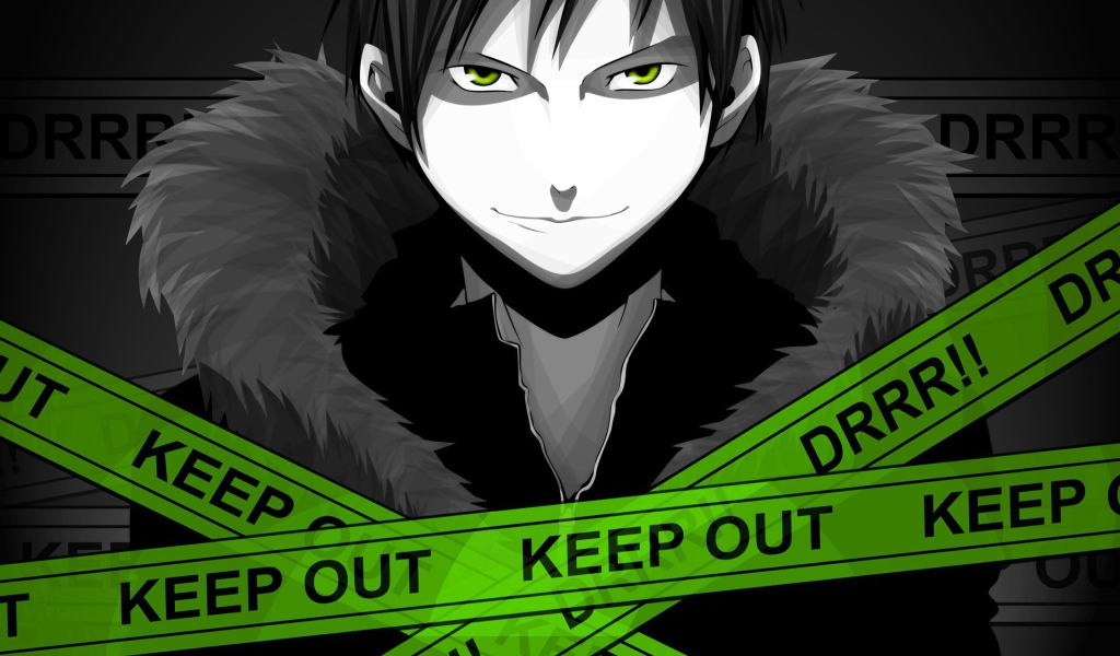 Герой аниме Дюрарара!! позади полицейских ленточек