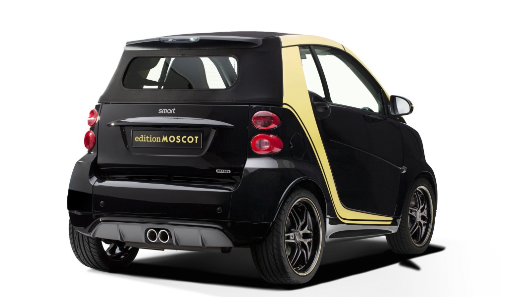 Небольшой автомобиль Smart ForTwo