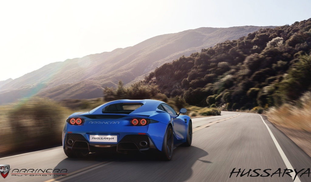 Синий Arrinera Hussarya на шоссе