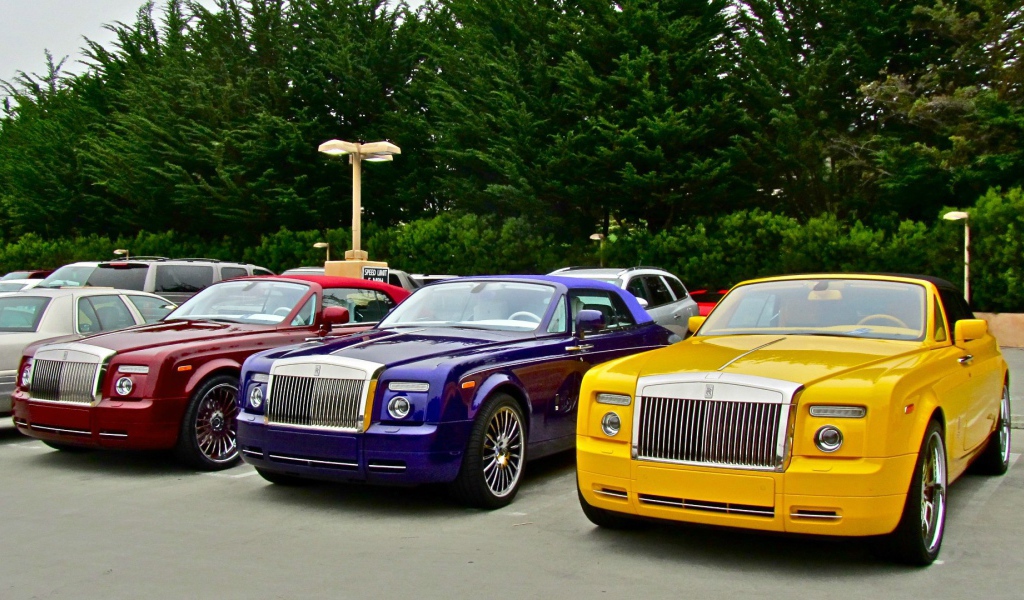 Яркие автомобили Rolls-Royce Phantom