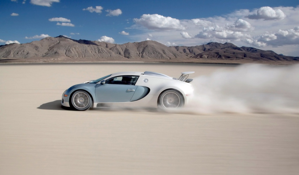 Поездка на автомобиле Бугатти по песку