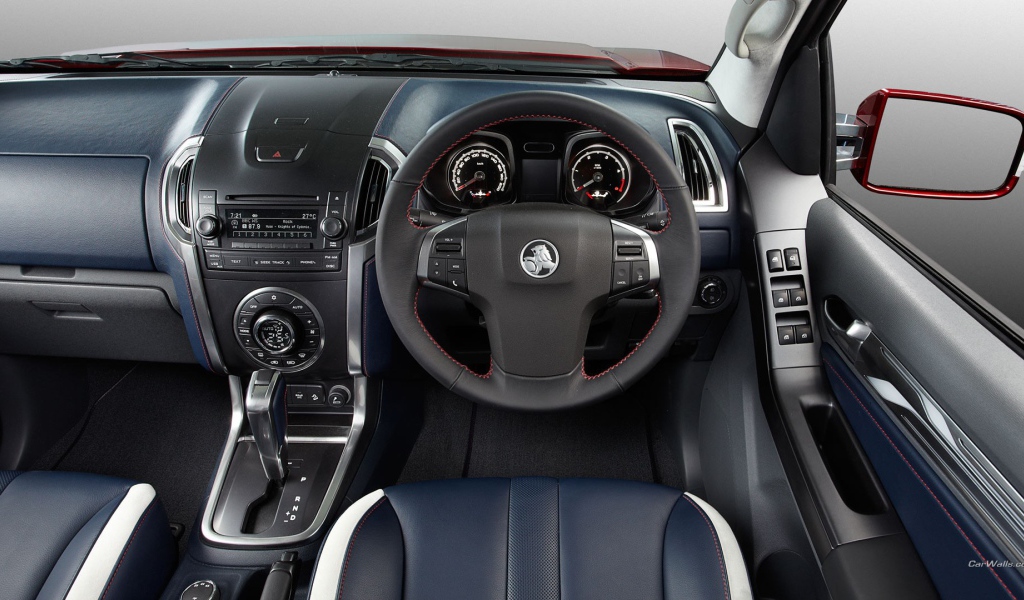 Интерьер автомобиля Holden Colorado