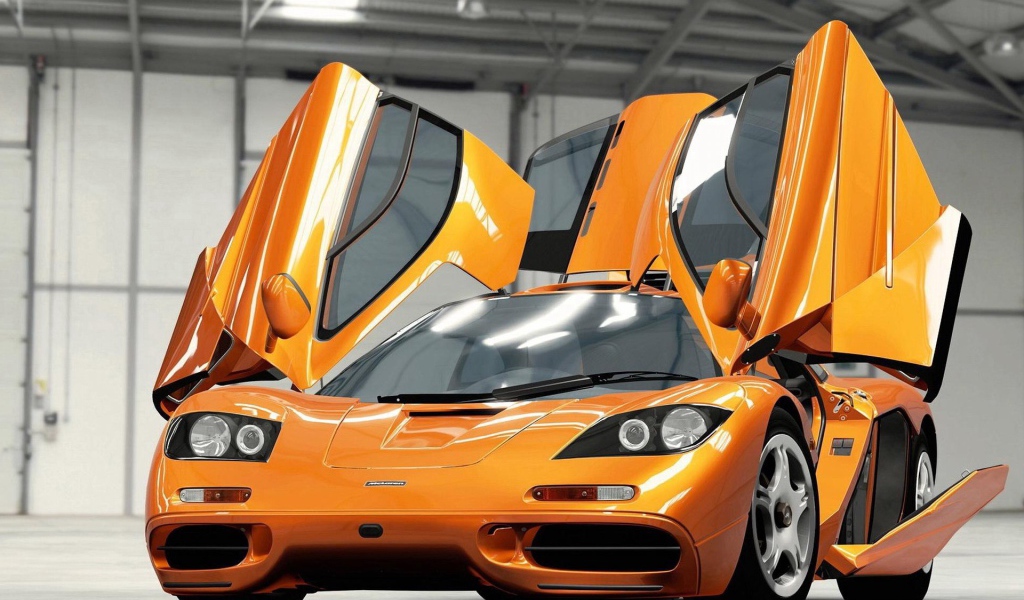 Оранжевый McLaren F1 Гиперкар