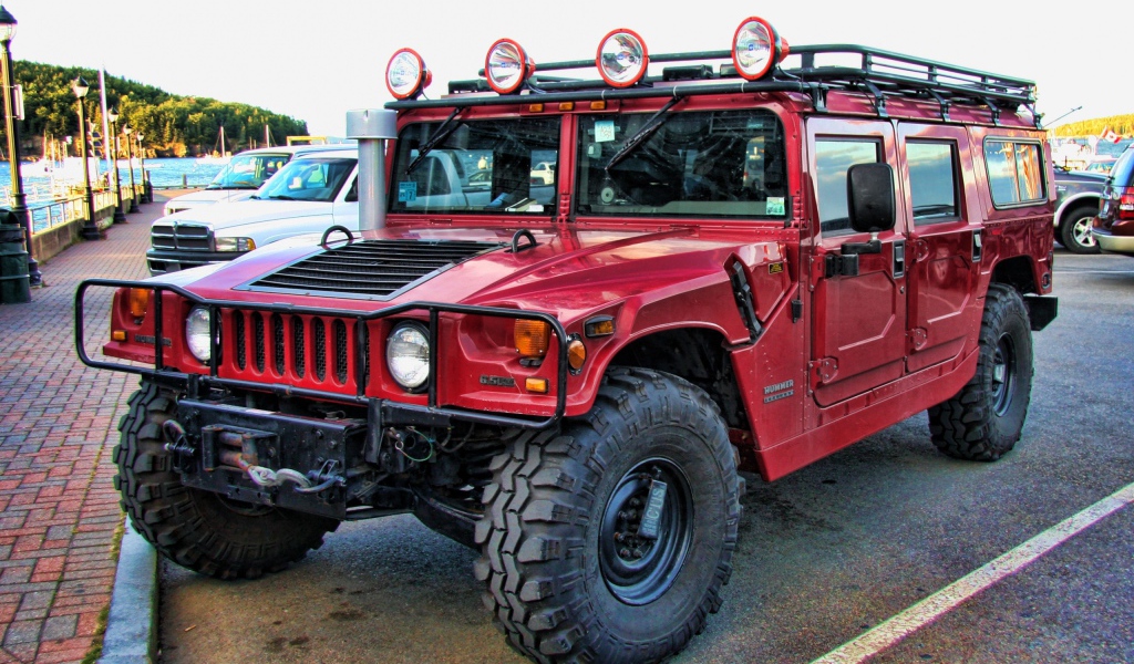 Красный Хаммер, фото HDR