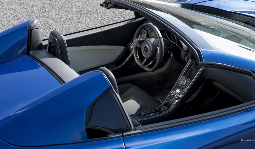 Салон кабриолета McLaren