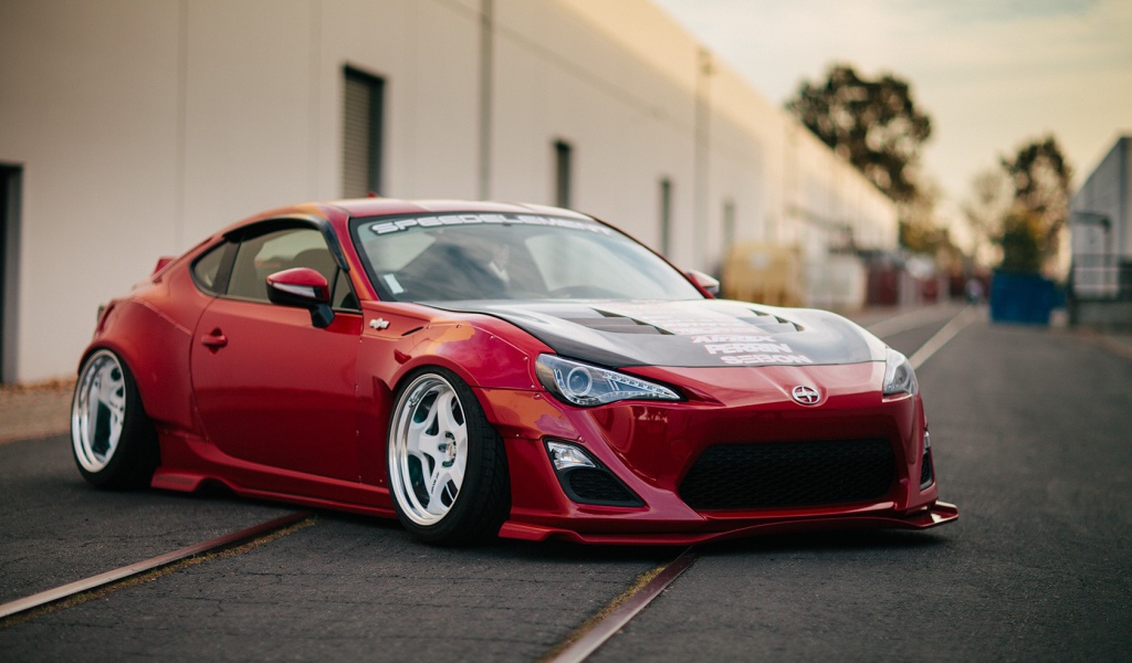 Scion на городской улице