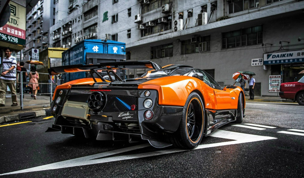 Сильный автомобиль Pagani Zonda Cinque