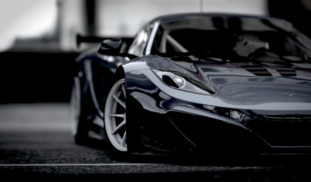 Стильный черный McLaren