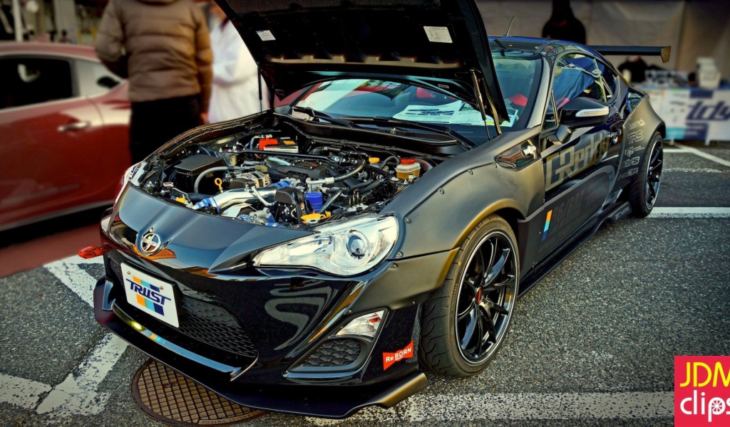 Под капотом автомобиля Scion