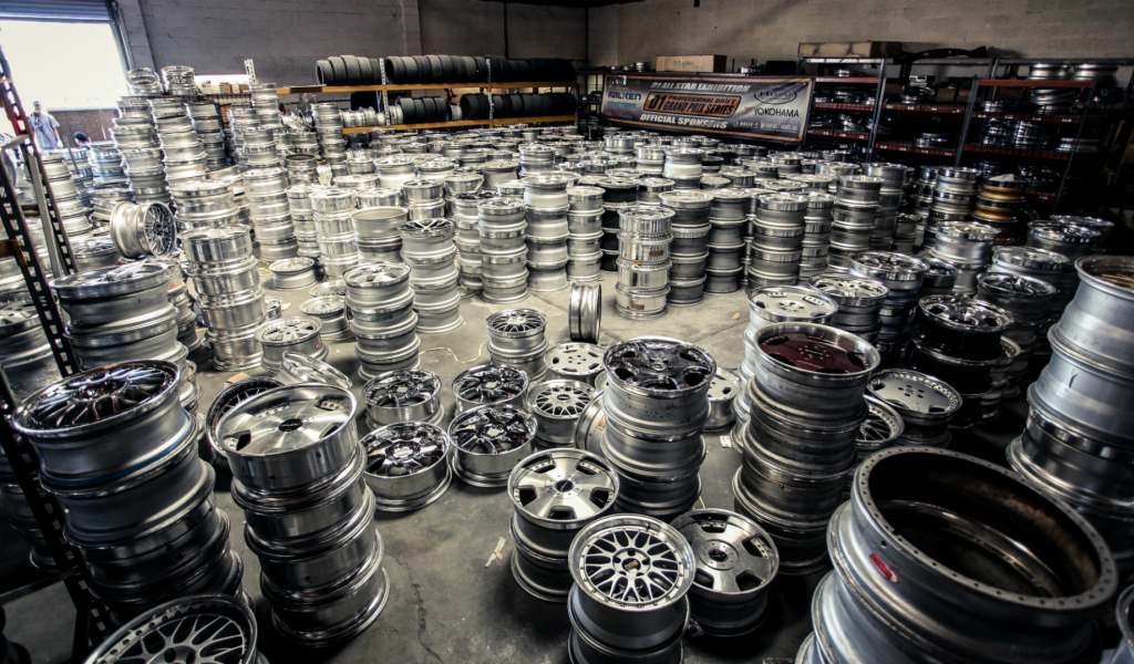 Склад автомобильных дисков