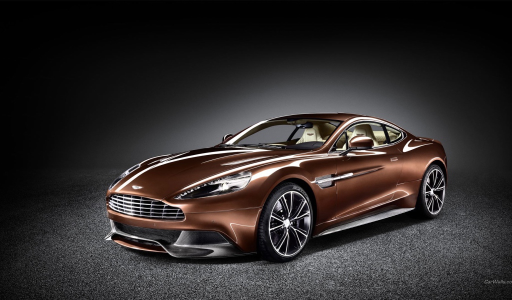 Новый коричневый Aston Martin Vanquish