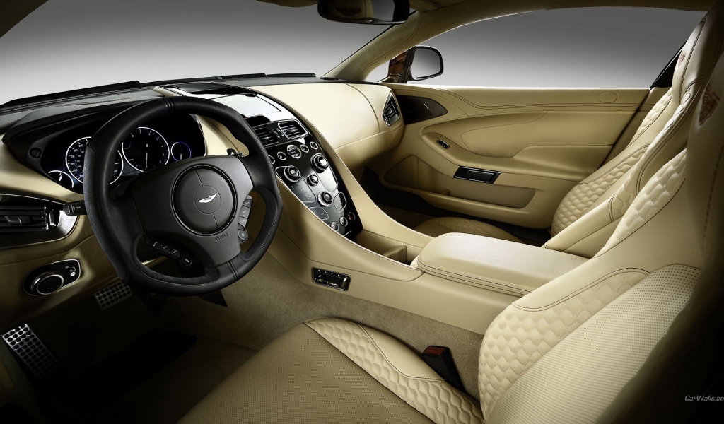 Салон автомобиля Aston Martin Vanquish