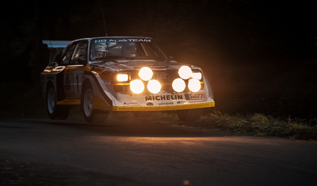 Яркие фары Audi Sport Quattro S1