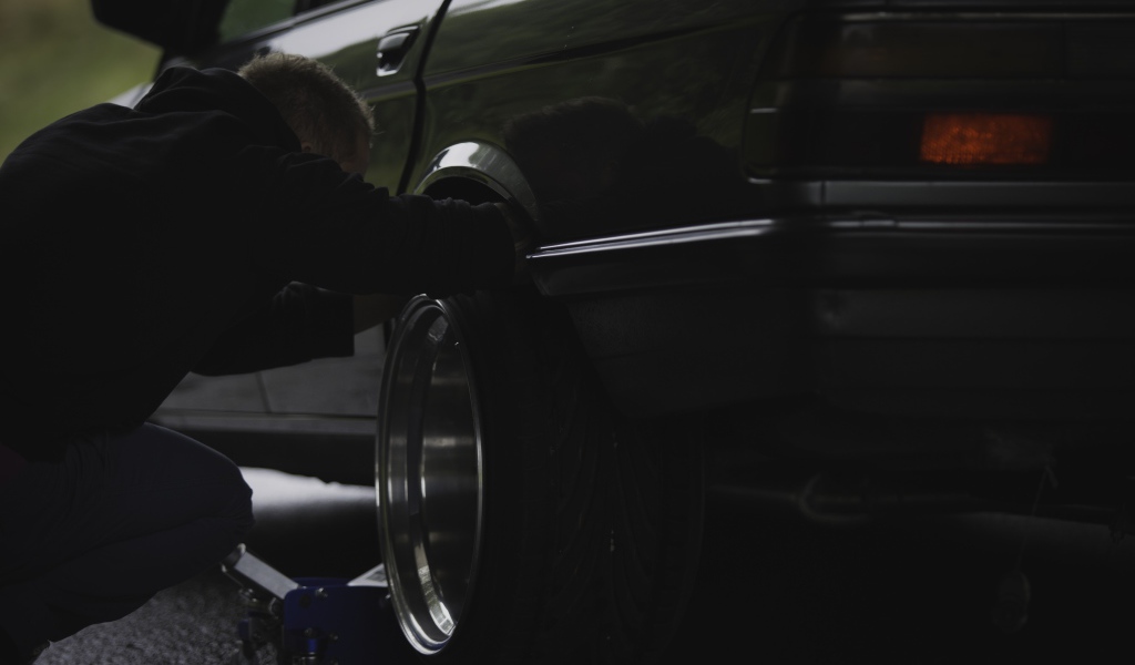 Замена колеса BMW E28