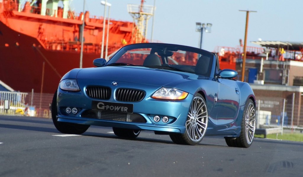 Мощный БМВ кабриолет синего цвета