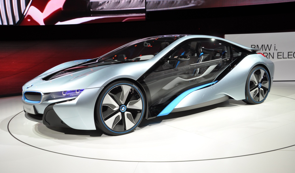 Концепт автомобиля БМВ на выставке