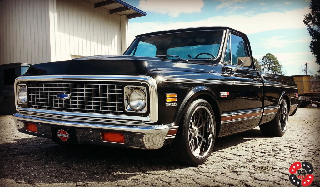 Блестящий пикап Chevrolet C-10