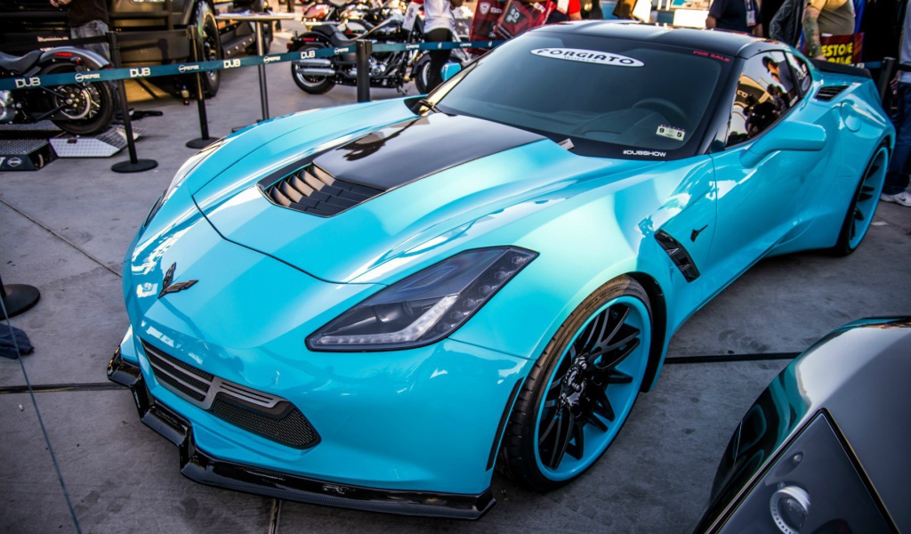 Бирюзовый Chevrolet Corvette C7